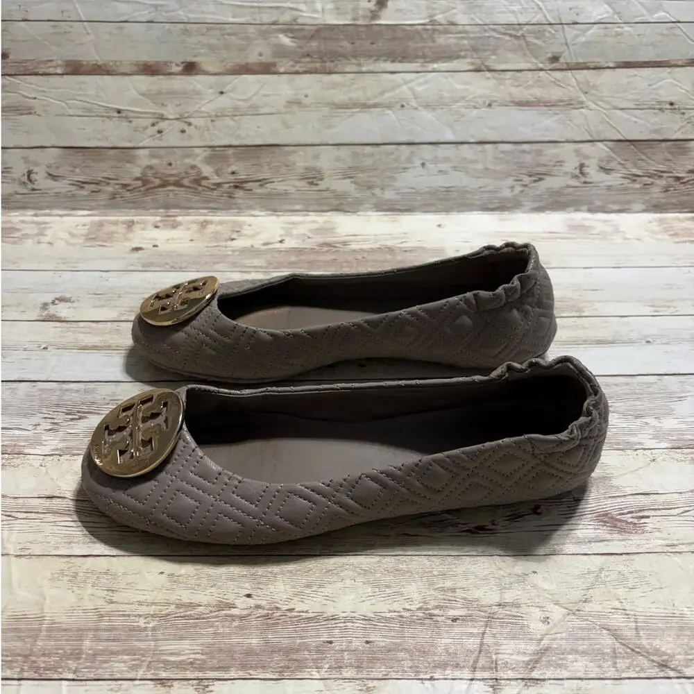 Tory Burch Quilted Minnie Flats Women's Size 8 Dust Storm Gold Logo